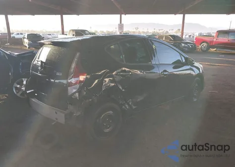 2015 Toyota Prius C Two из США, поврежденный, VIN JTDKDTB31F1099856